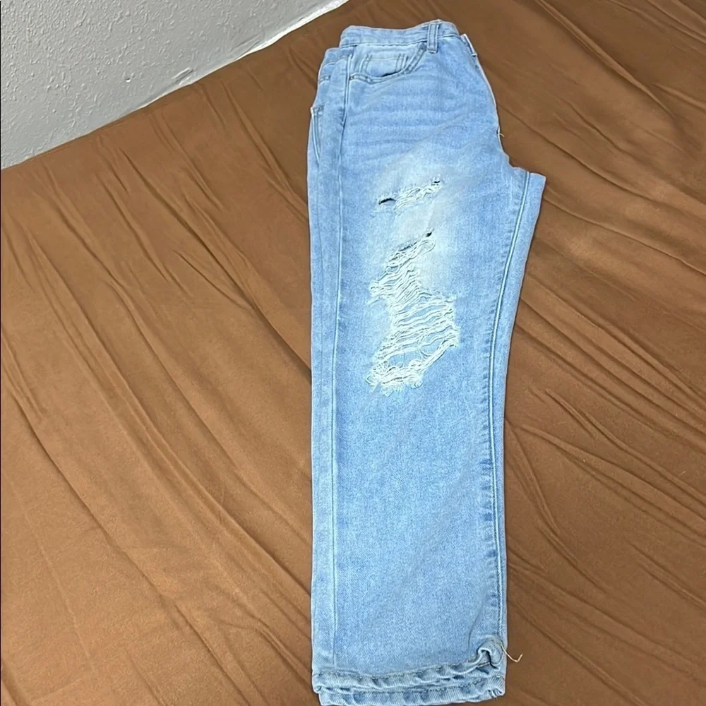 Simple society Relaxed women, Light Blue Distressed Jeans